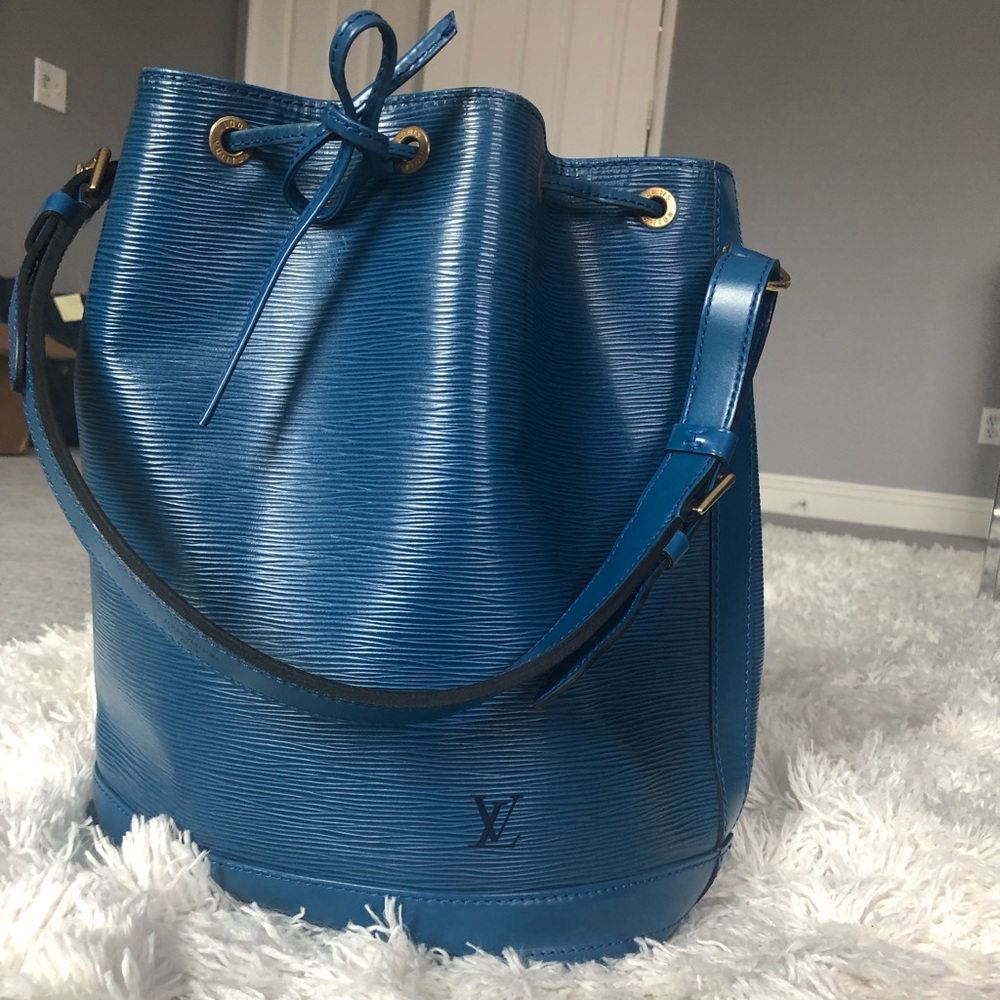 Louis Vuitton Blue Epi Noe PM Bucket Bag